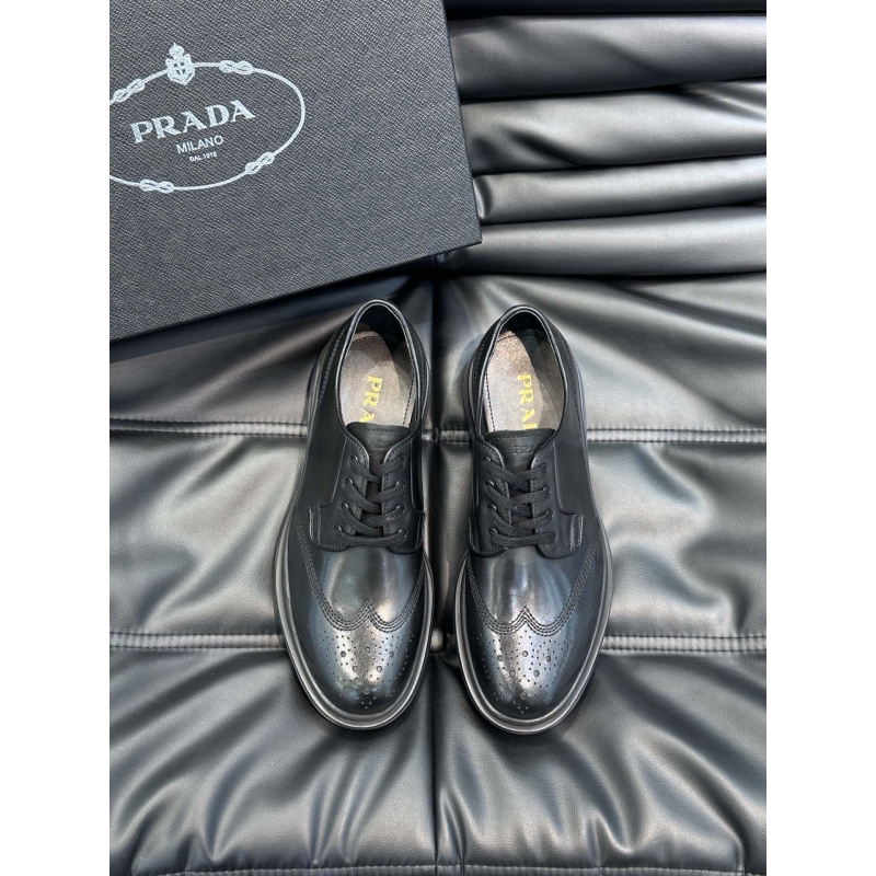 Pra*a leather shoes